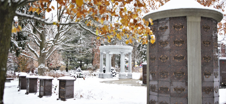 Planning Burials in Family Lots at Woodlawn Memorial Park