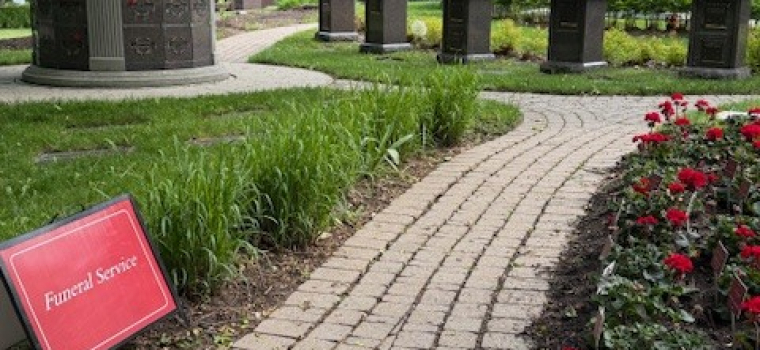 How to Prepare for a Cremation Niche Interment Service